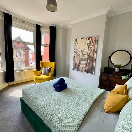 Edwardian City Centre House For Big Groups, Offroad Parking & Hot Tub! 卡迪夫 外观 照片