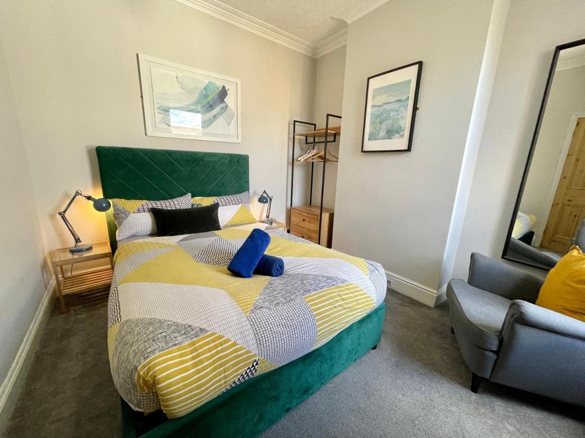 Edwardian City Centre House For Big Groups, Offroad Parking & Hot Tub! 卡迪夫 外观 照片