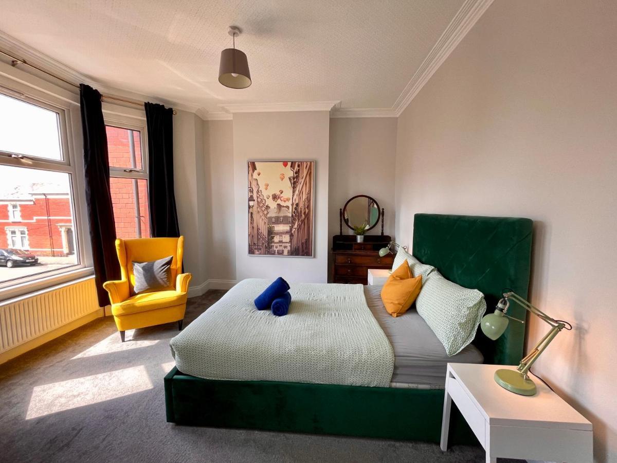 Edwardian City Centre House For Big Groups, Offroad Parking & Hot Tub! 卡迪夫 外观 照片