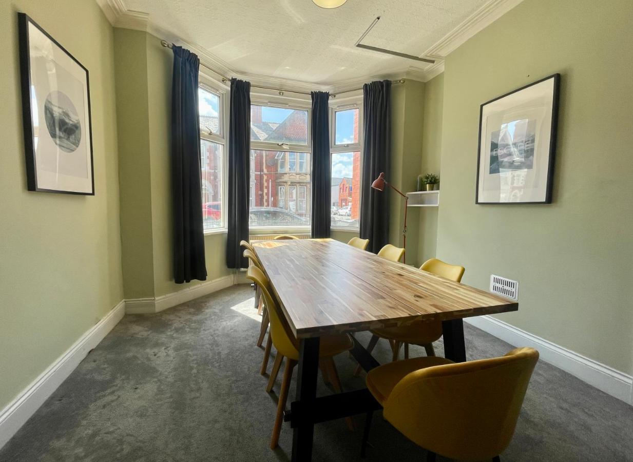 Edwardian City Centre House For Big Groups, Offroad Parking & Hot Tub! 卡迪夫 外观 照片
